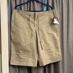 NWT Gloria Vanderbilt shorts